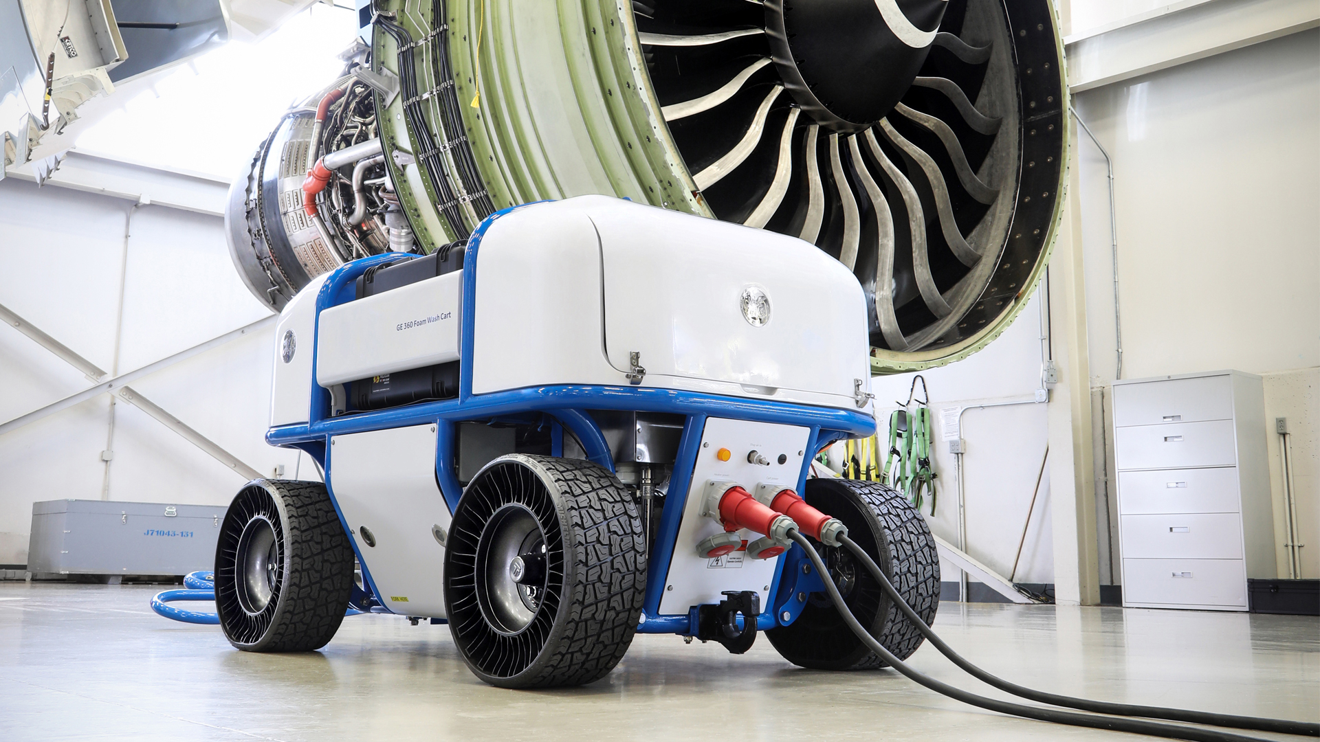 GE Aerospace 360 Foam Wash cart