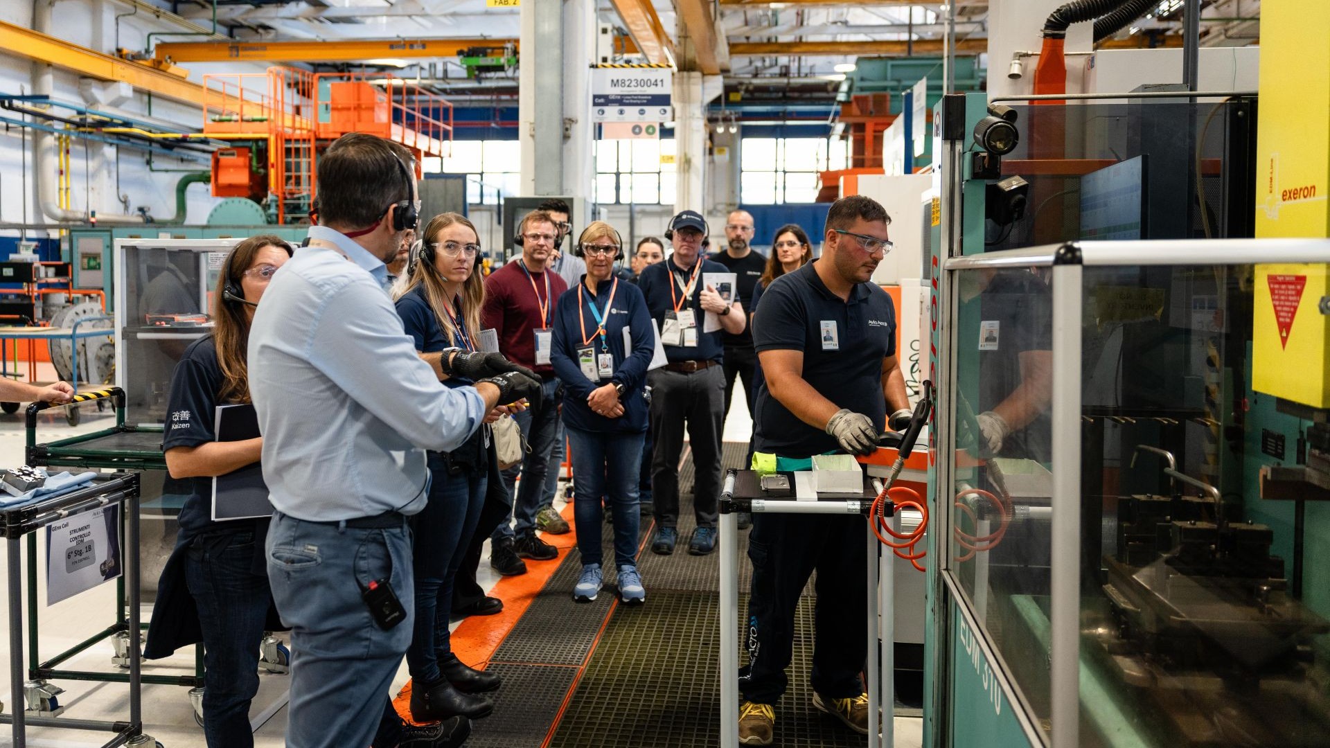 Avio Aero employees in Pomigliano gathered together during a kaizen event in 2026.