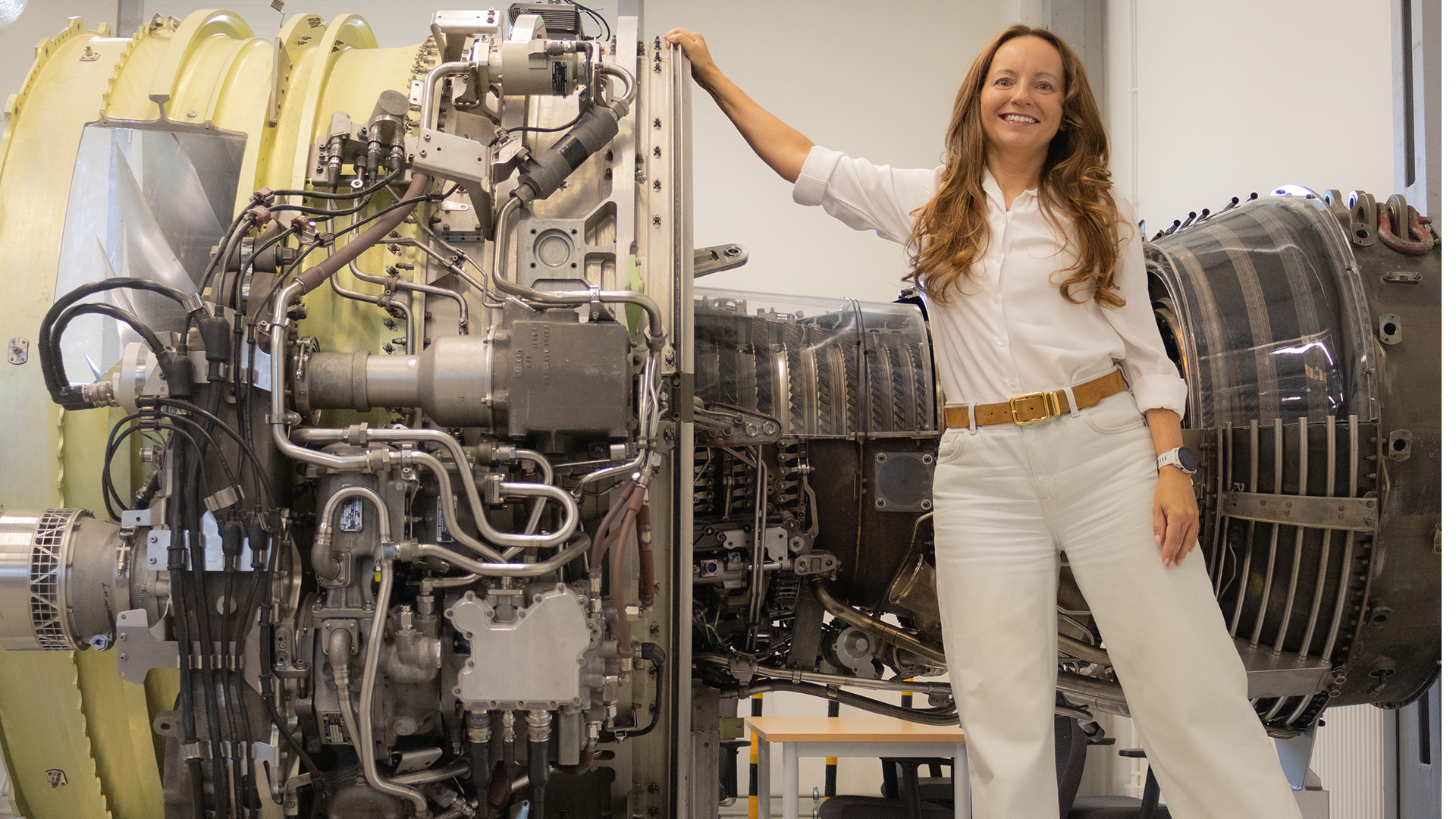 Engineer Marta Wąsik with a CFM engine