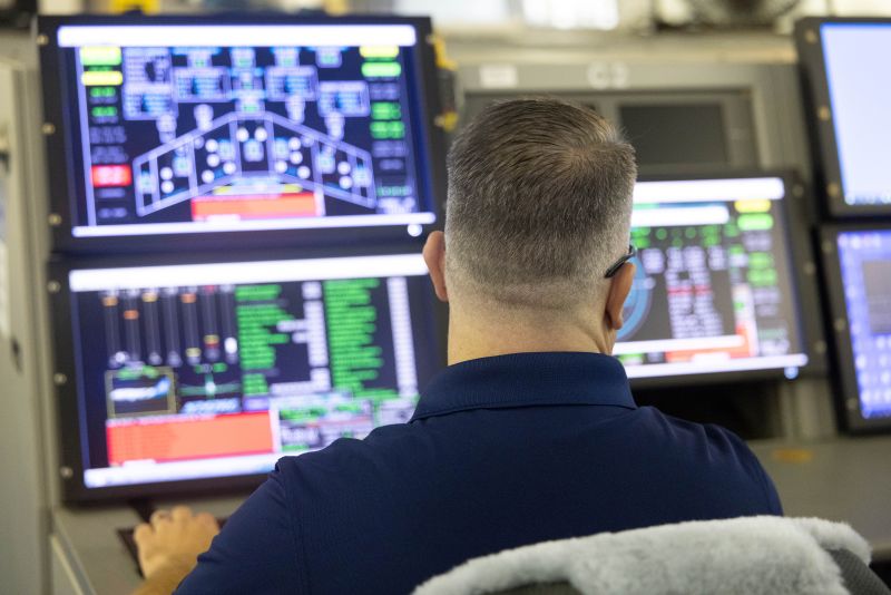 guy at computer screen
