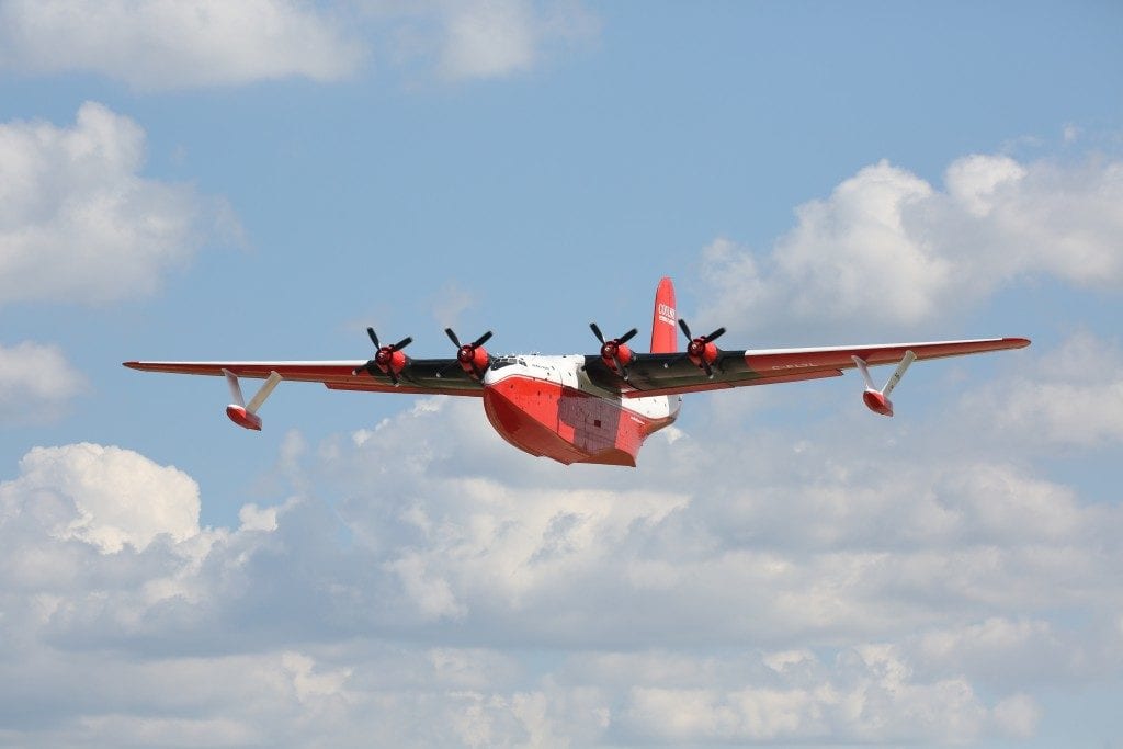 This year, the show even attracted the Hawaii Mars flying boat, the world’s largest water bomber.